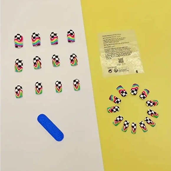 Checker Press-On Nails / Nail Art / Trending! (Nail Glue Included!) - Picture 7 of 12